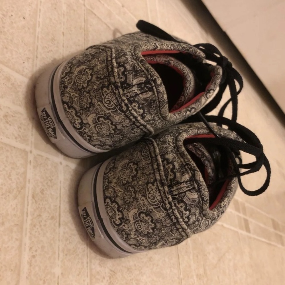 Vans - Picture 3 of 3